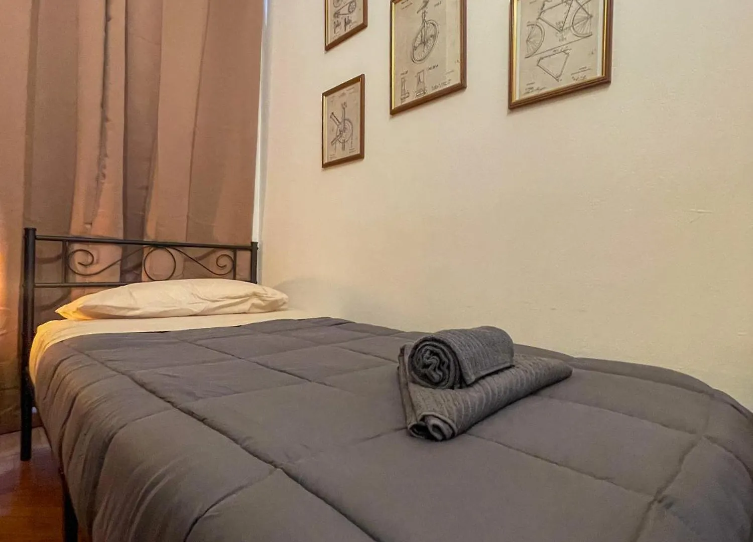 Dea Dreams - Old Style Milano Apartment  Milan