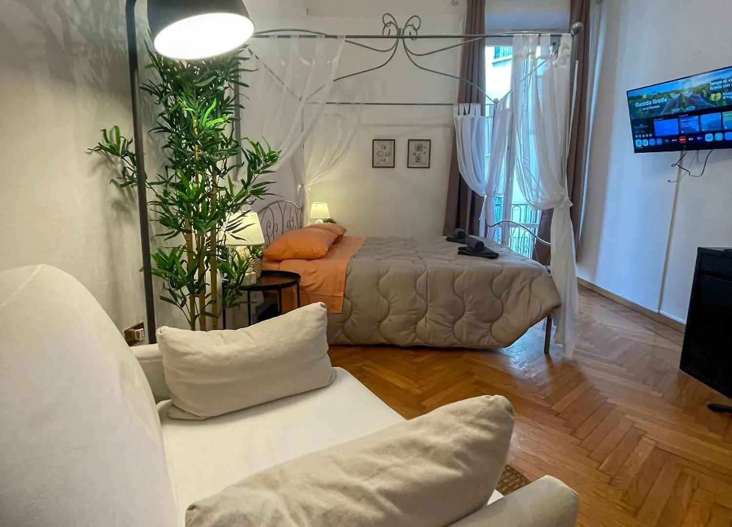 Dea Dreams - Old Style Milano Apartment Italy